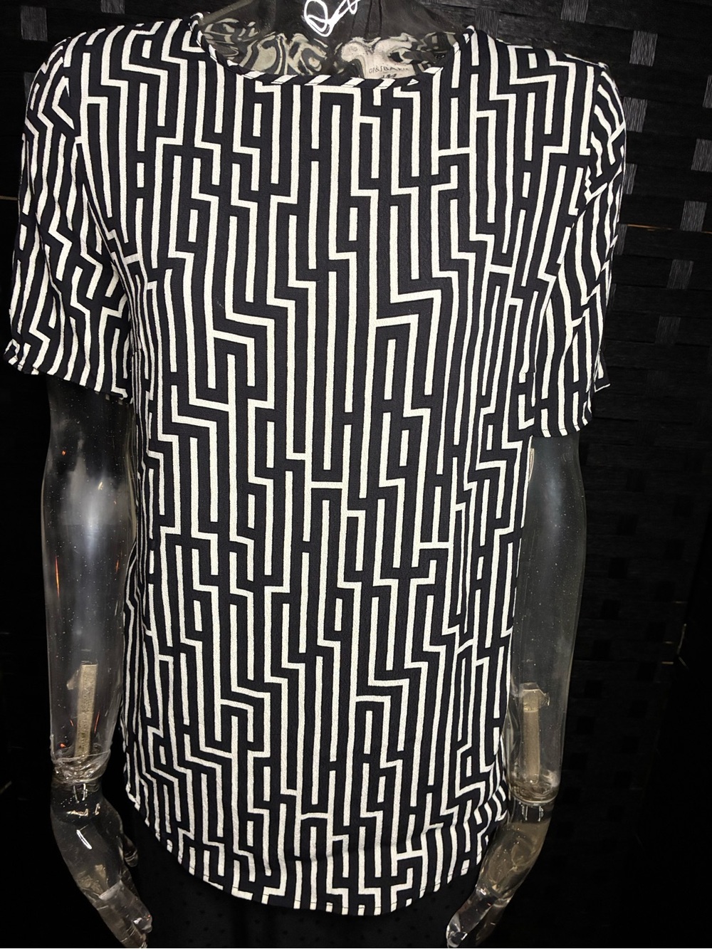 H&M Black and White Geometric Short Sleeve Tee